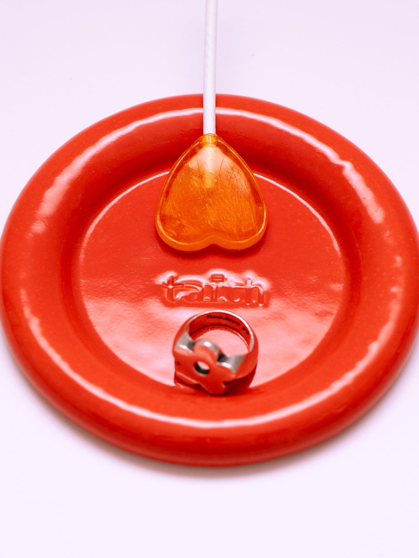 Taith Ceramic Stand