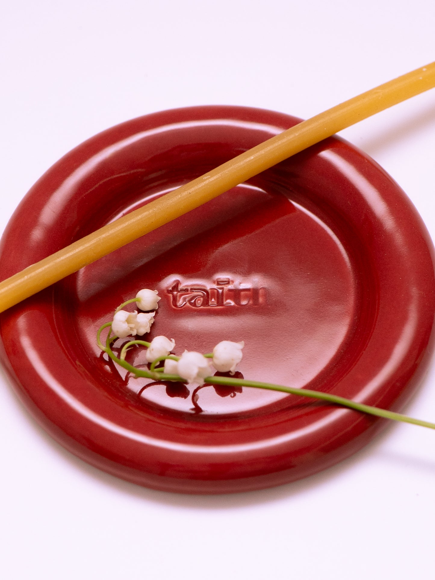 Taith Ceramic Stand